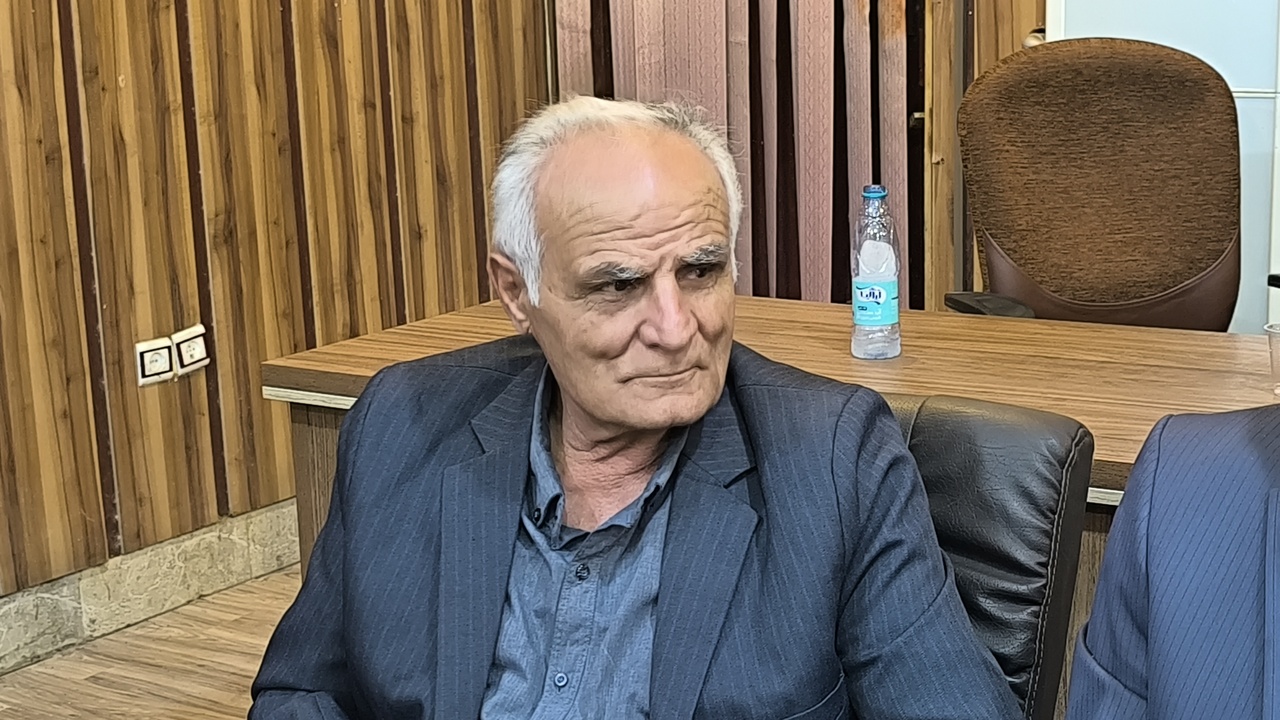 شاهنامه باید به نهادهای رسمی راه یابد