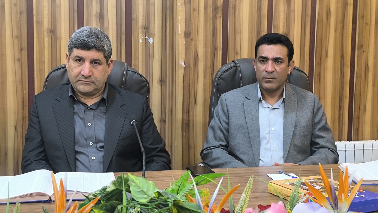 شاهنامه‌ باید به نهادهای رسمی راه یابد