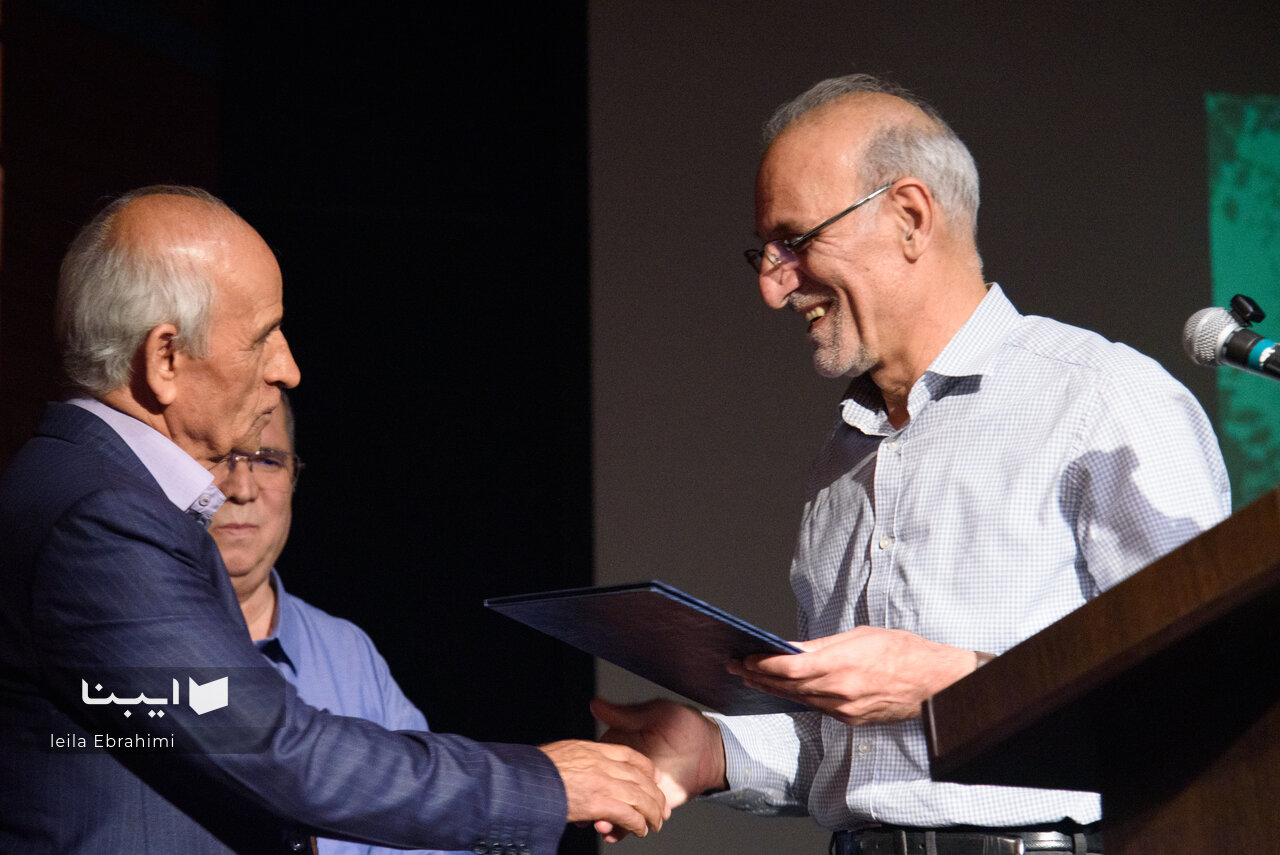 پشت «نخلهای بیسر» مرارتهای بسیاری نهفته است