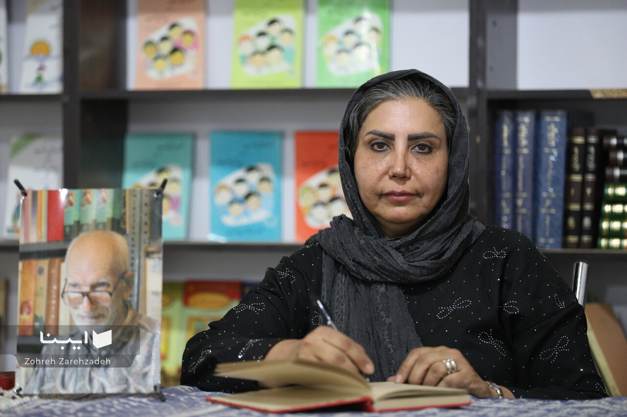 «ماهی سیاه کوچولو» آخرین کتاب روی میز آذریزدی/ ماجرای «آذرکولا»