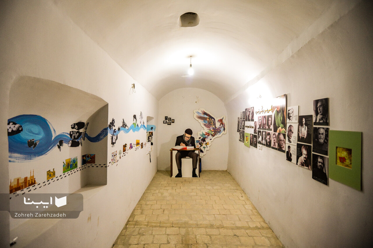 «ماهی سیاه کوچولو» آخرین کتاب روی میز آذریزدی/ ماجرای «آذرکولا»