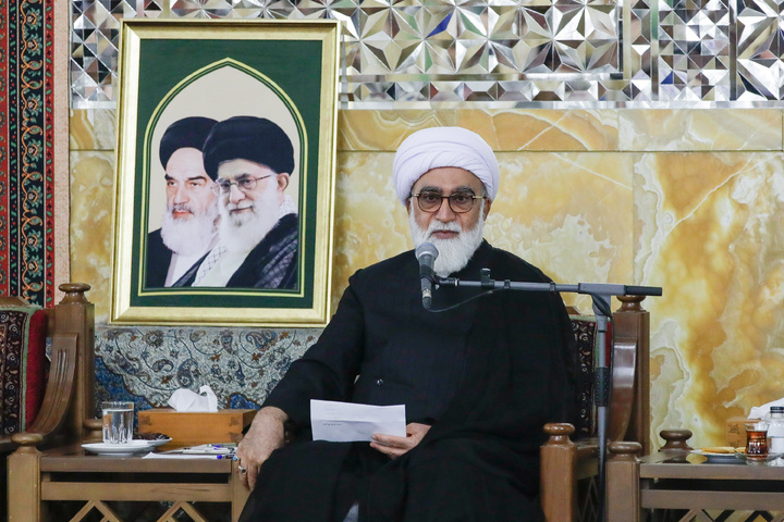 تأثیر زندگینامه‌نویسی شهدا در هویت‌سازی جامعه