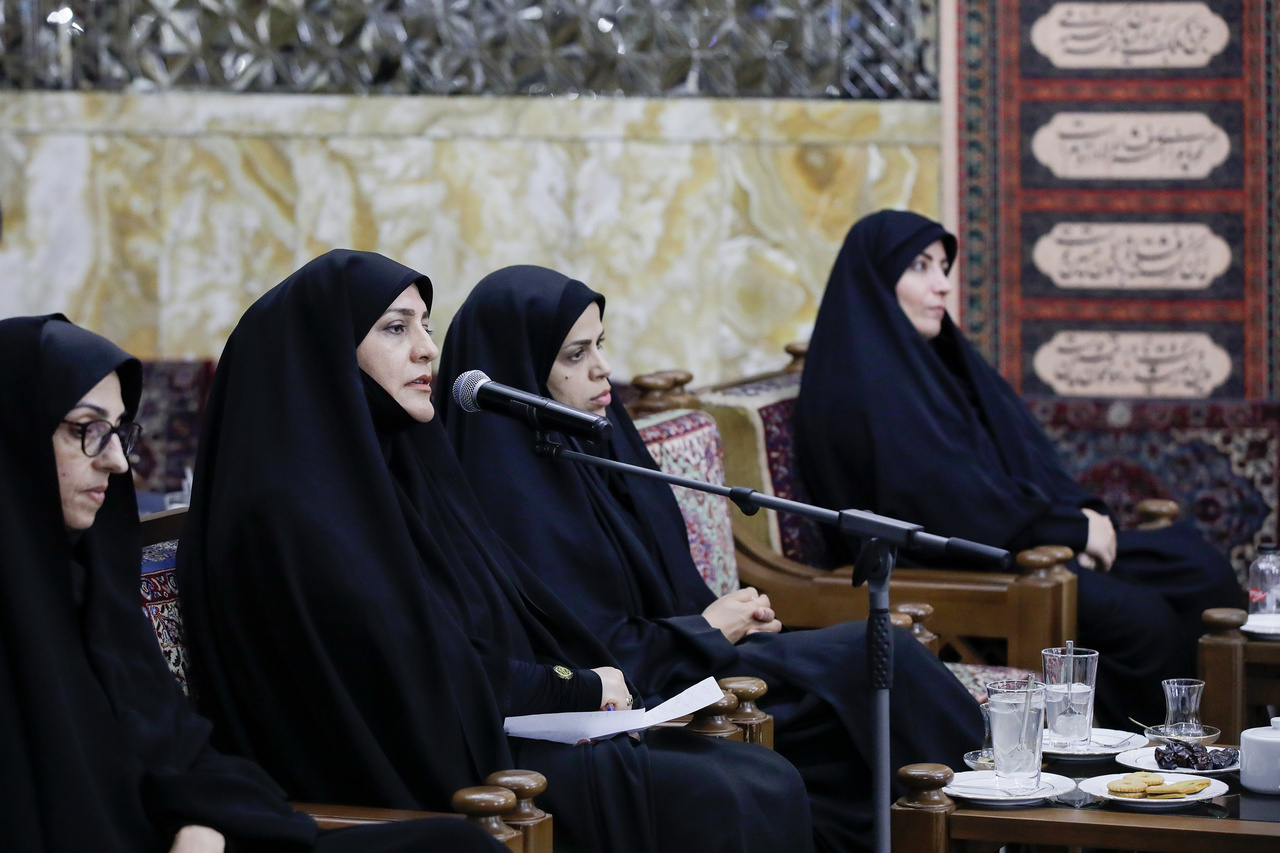 تأثیر زندگینامهنویسی شهدا در هویتسازی جامعه