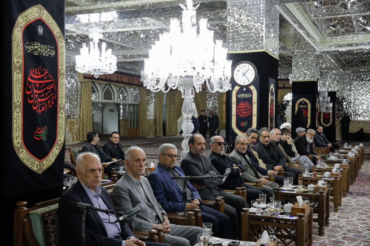 تأثیر زندگینامهنویسی شهدا در هویتسازی جامعه