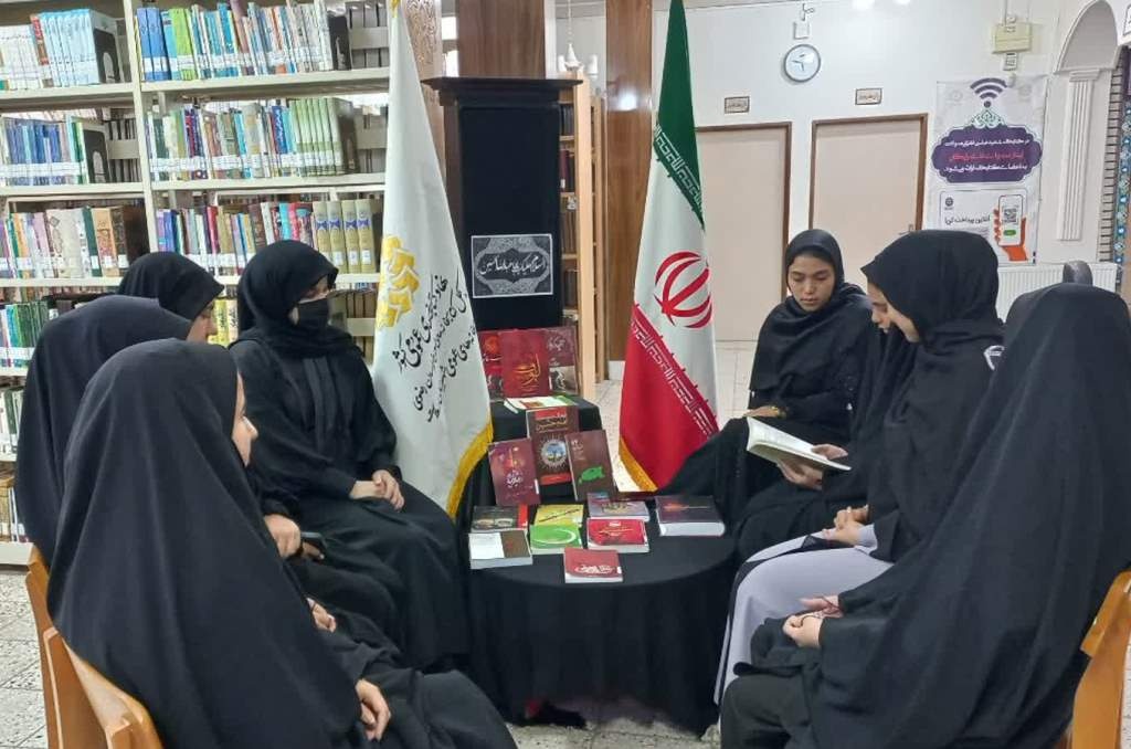 ویژهبرنامه یاران باران در گناباد/ جمعخوانی کتاب در مهولات