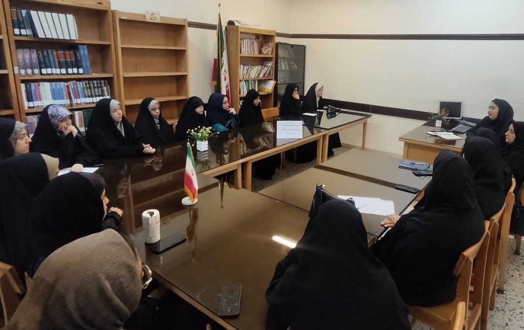 ویژهبرنامه یاران باران در گناباد/ جمعخوانی کتاب در مهولات