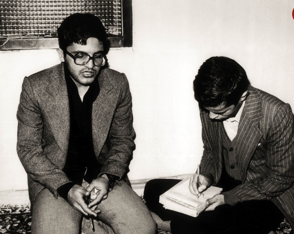 تصویری از شهید حسن باقری در ایام حضورش در روزنامه جمهوری اسلامی