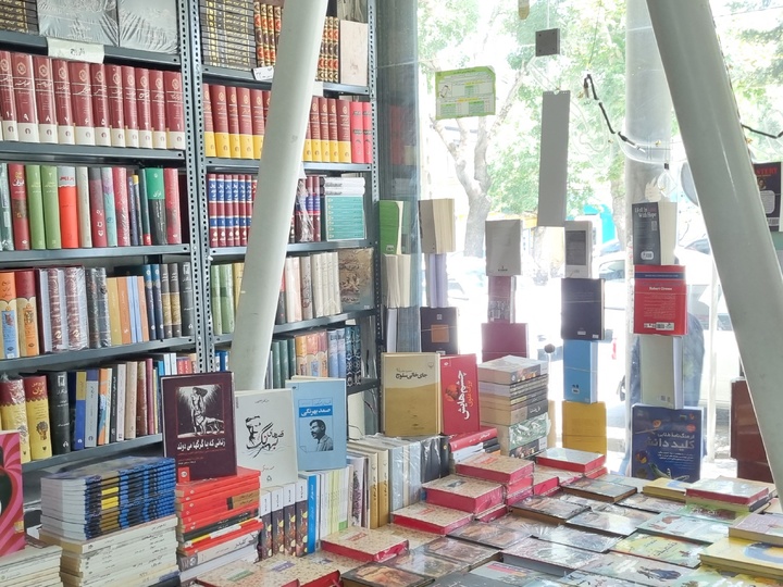 هفته کتاب زمان یادآوری قدرت کتاب است