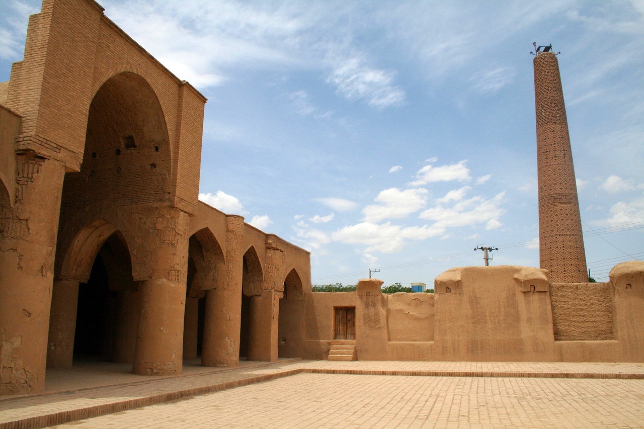 نظریه‌پرداز دوام ایران