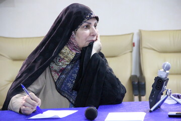 ادبیات اردوگاهی، ادبیات تعلیمی،تربیتی و حماسی است