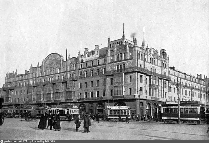 پادگان اجباری روزنامه‌نگاران غربی