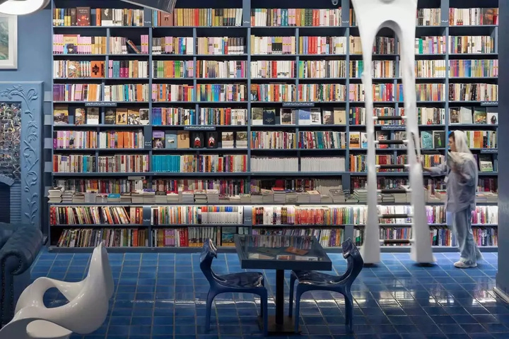 کتاب‌بلاگر تبلیغاتی زمین می‌خورد