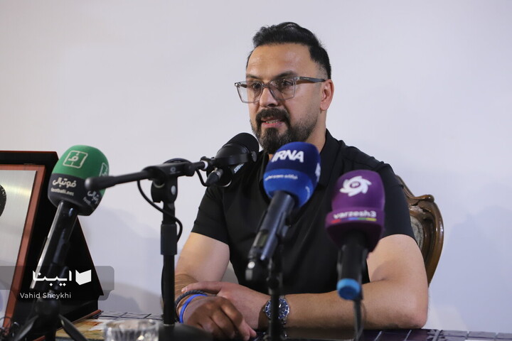 رونمایی کتاب آبی آنتیک