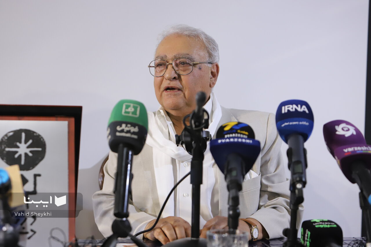 ۸۰ سال قهرمانی در کلوپ آبی