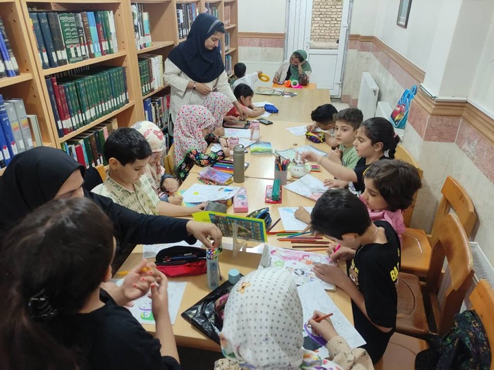 کتابخانه امام جعفر صادق (ع) خرم‌آباد؛ میزبان نوجوانان کتابخوان