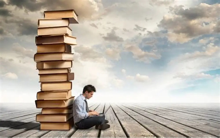 در ستایش کتاب‌های نخوانده