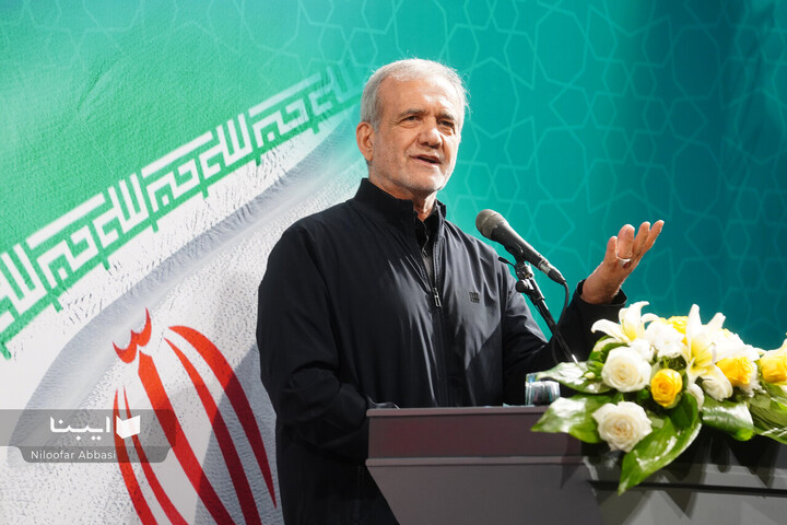 پای ایران که در میان باشد، اختلافات رنگ می‌بازد