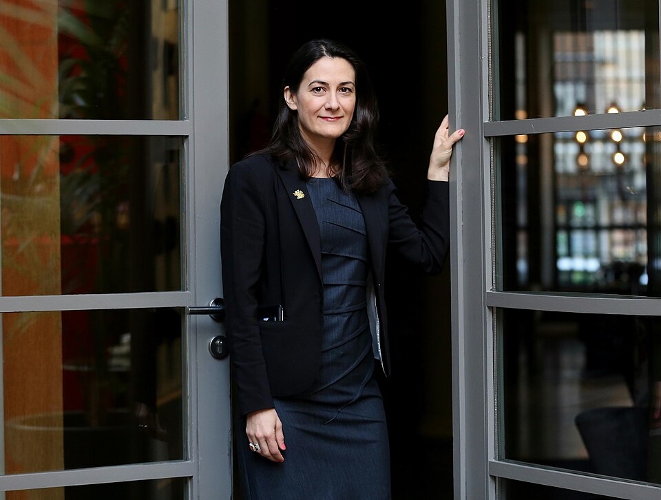 اشتغال حق همه است