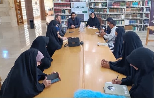 از پاتوق کتاب در سبزوار تا جلسه تفسیر غزلیات حافظ در بیدخت