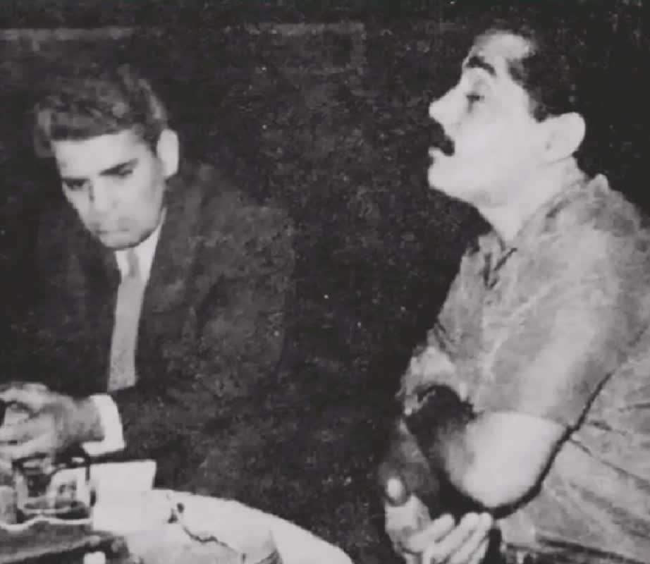 احمد شاملو و مهدی اخوان ثالث در یک قاب احمد شاملو و مهدی اخوان ثالث در یک قاب