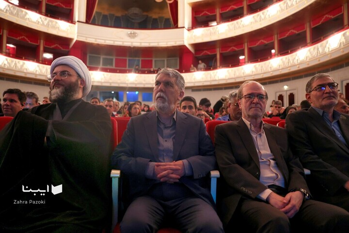 شعرخوانی شاعران آیینی در مراسم تقدیر از خانواده‌ شهدای علمی کشور