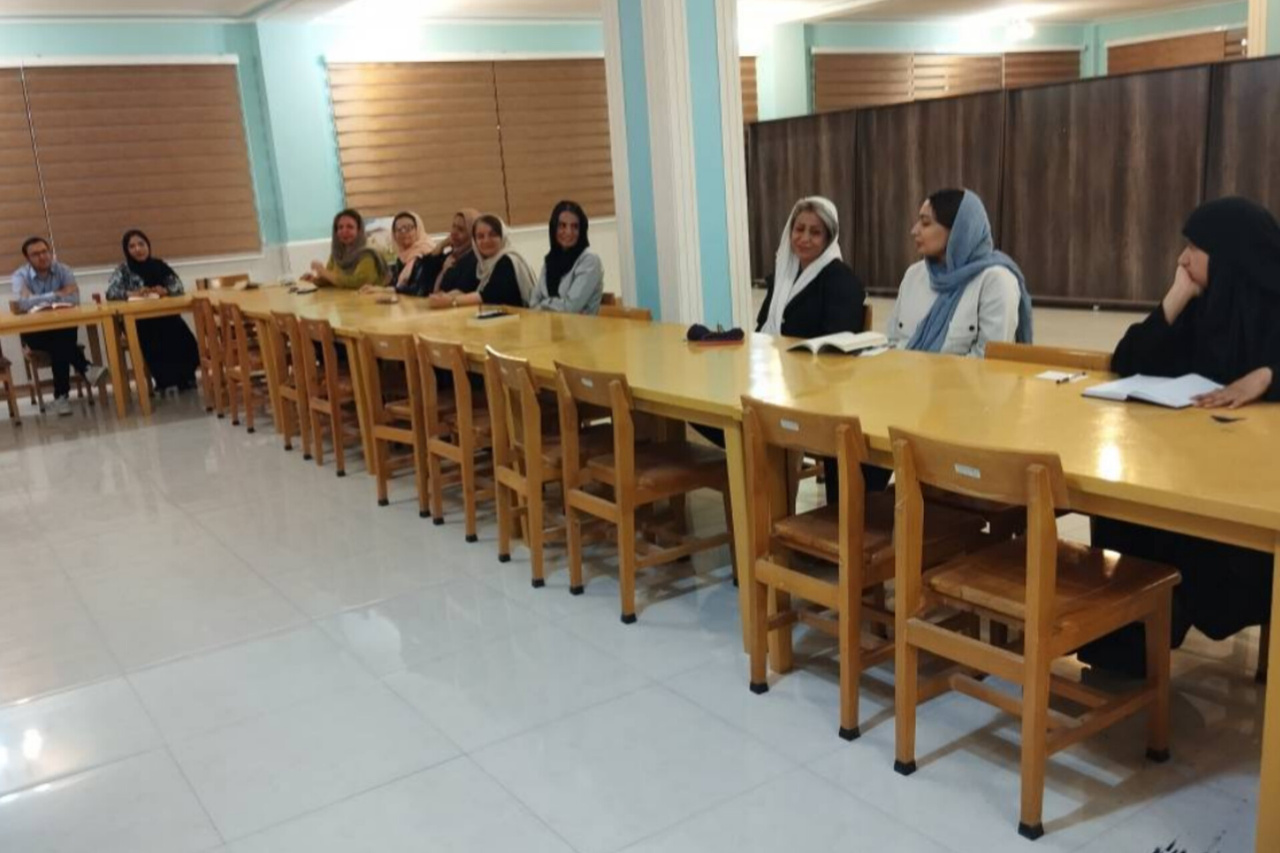 کتاب «بادام» واکاوی شد