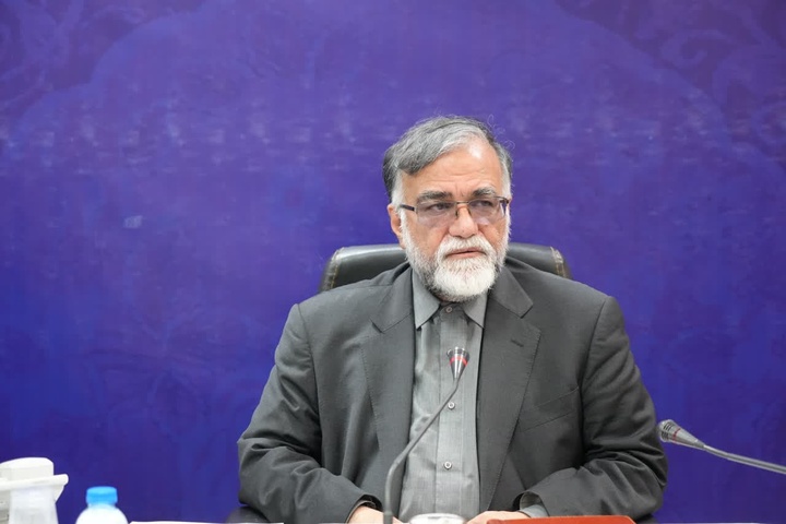 قلم‌زنان و گویندگان؛ پیشگامان عرصه دفاع از هویت ملی