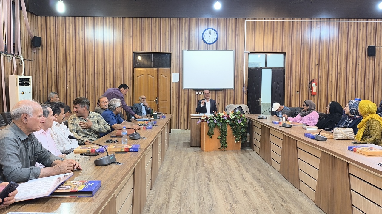 مسئولان فرهنگی با بهرهگیری از متون کلاسیک آسیبهای اجتماعی را ترمیم کنند