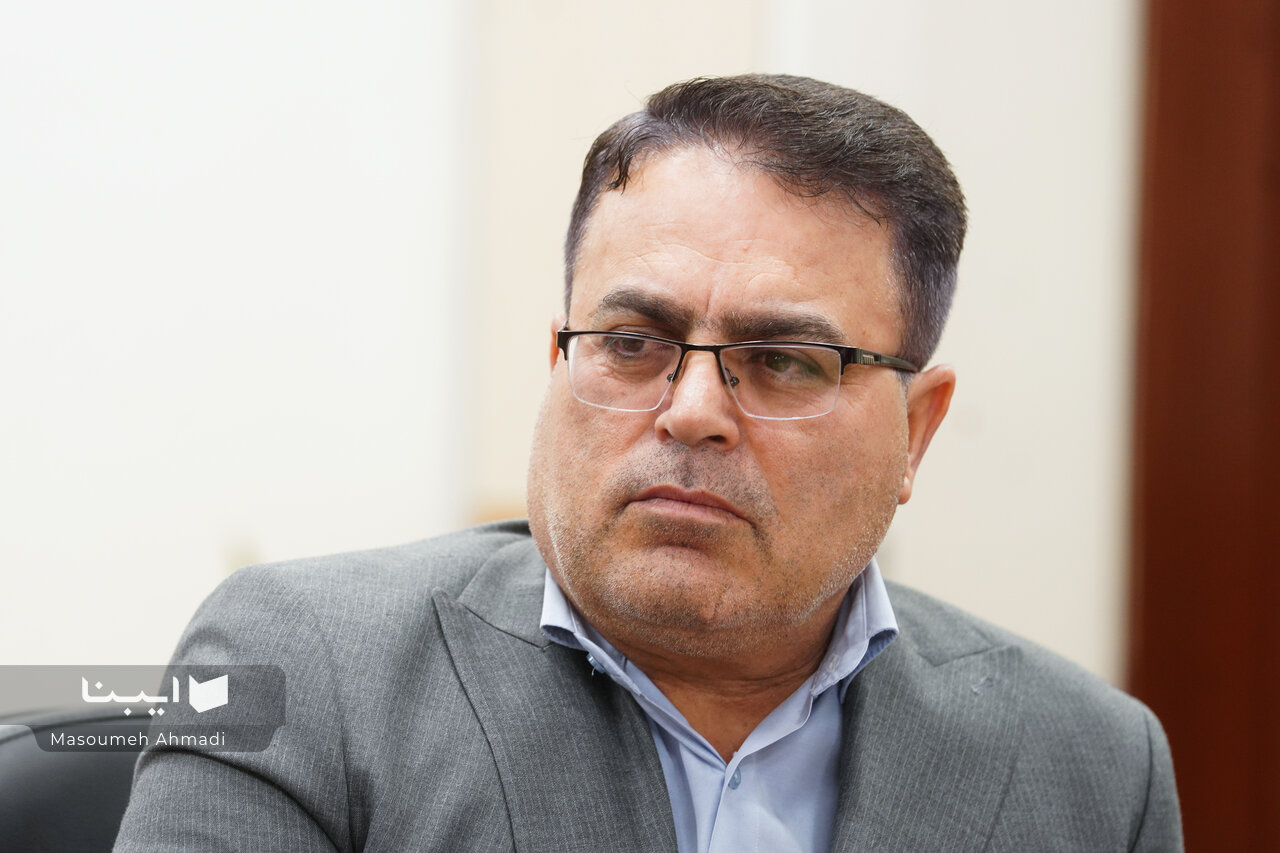 بیایید شعر را زندگی کنیم