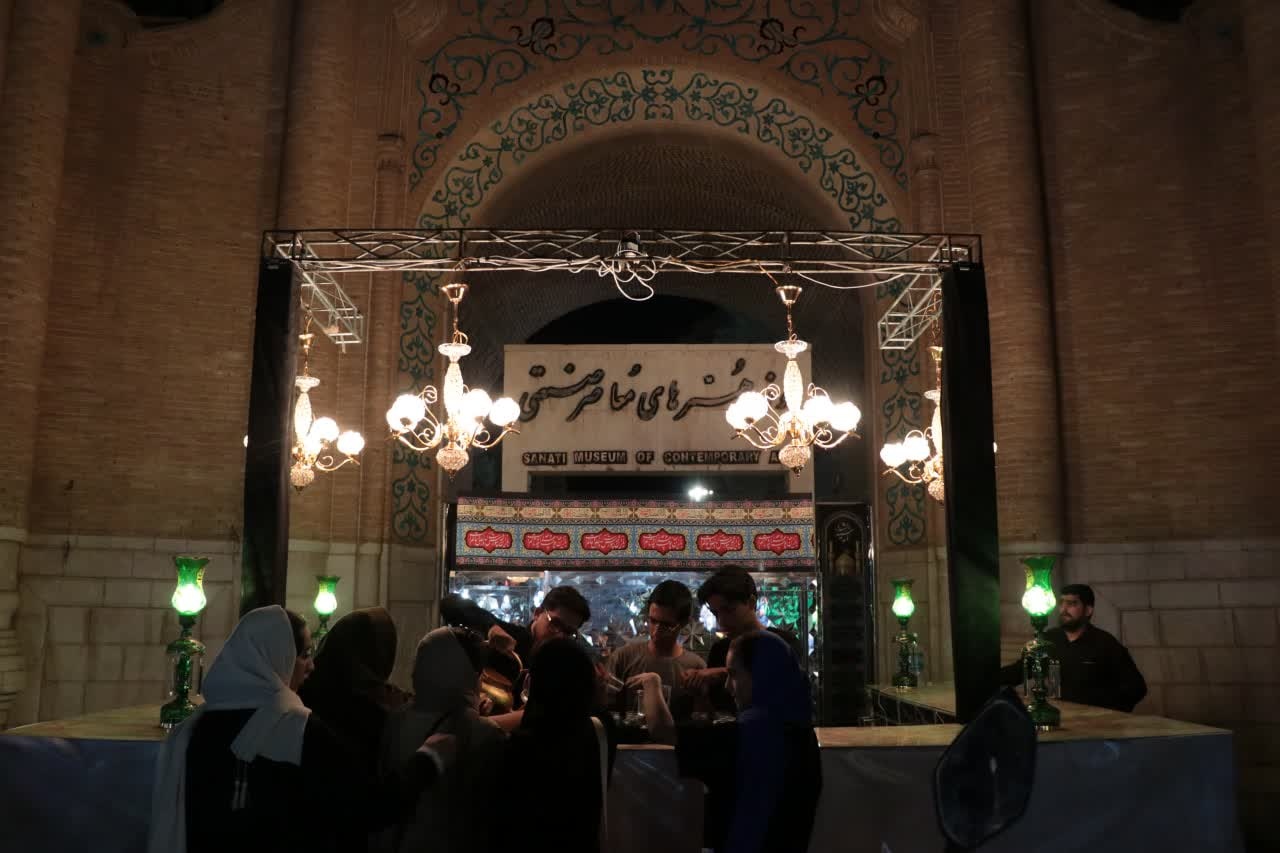 شعرخوانی آیینی و نمایشنامهخوانی عاشورایی در خیمه هنر