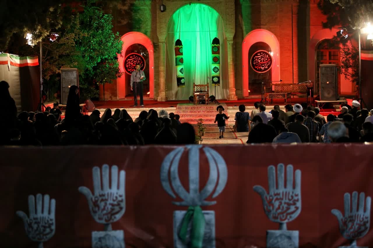 شعرخوانی آیینی و نمایشنامه‌خوانی عاشورایی در خیمه هنر