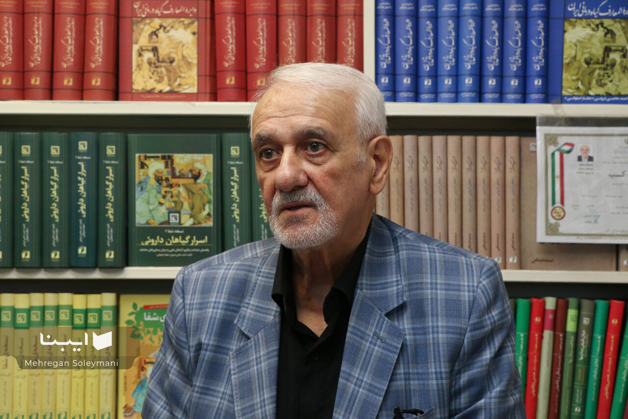 قلمروهای روشن؛ خرده روایت‌هایی از ۱۱ کتابفروشی طهران