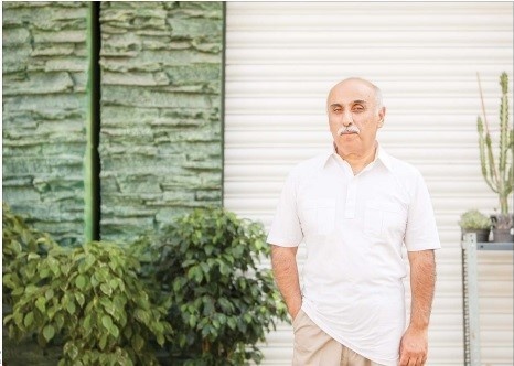 جولایی فقط داستان می‌نویسد، بی‌آنکه بخواهد چهره شود