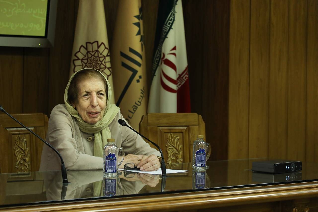 واژگان عربی را سربار فارسی ندانیم