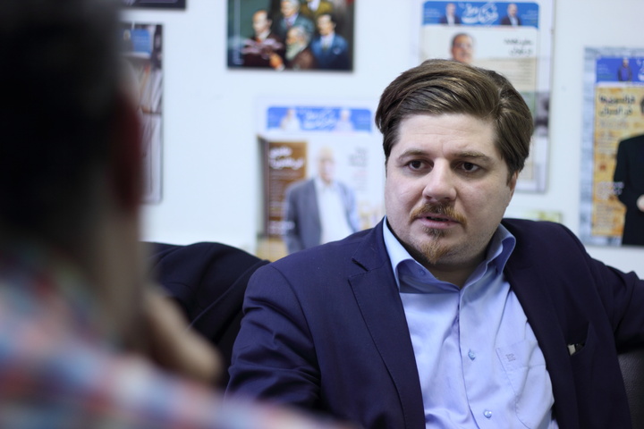 هانری کربن همچنان زنده است