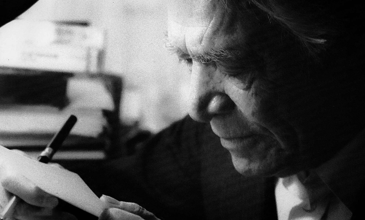 قاضی با هر ترجمه‌اش مکتبی جدید ارائه می‌کرد