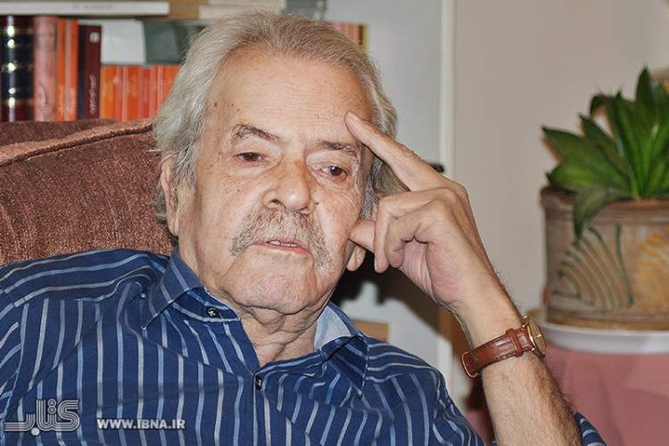 قاضی با هر ترجمهاش مکتبی جدید ارائه میکرد