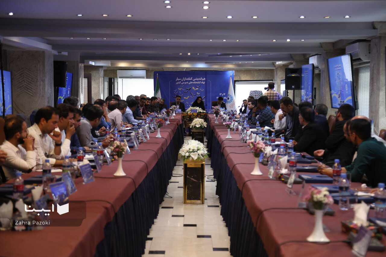 بیم و امیدهای کتابداران سیار/ کیلومترها پیمایش برای ترویج دانایی