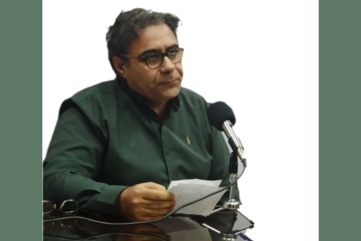 مجموعه شعر «در تاریکی می‌توان دنیا را زیبا کرد» با چراغ کلمات از میان زخم‌های ژرف‌ عبور کرده است