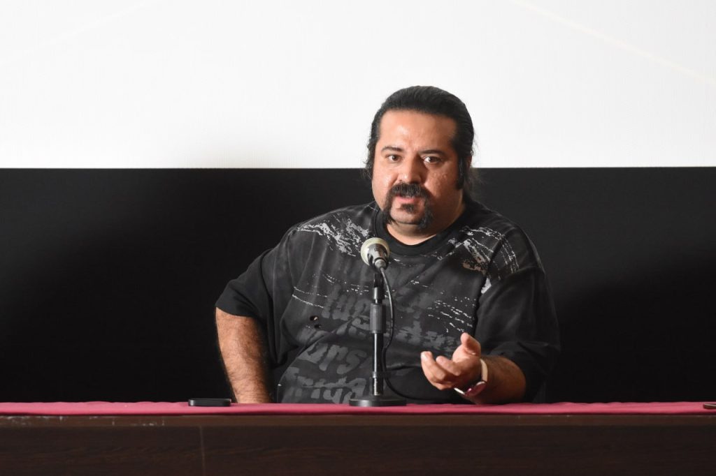 مشکلی ندارم به من کارگردان اقتباسی بگویند