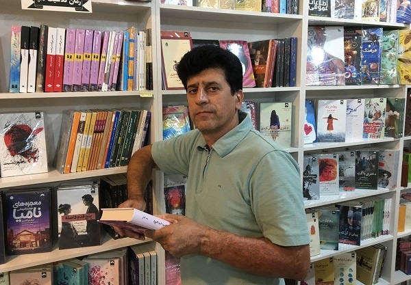 روایتی از نخستین کتابفروشی بعد از انقلاب در «ایوان»/ چراغ دانایی همچنان روشن است