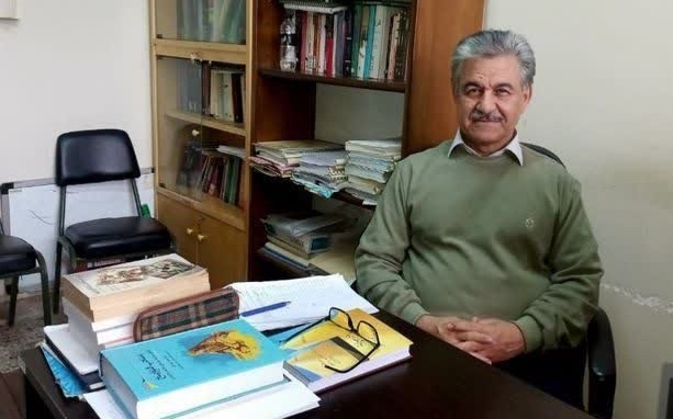 ایران را با عشق ورق می‌زد