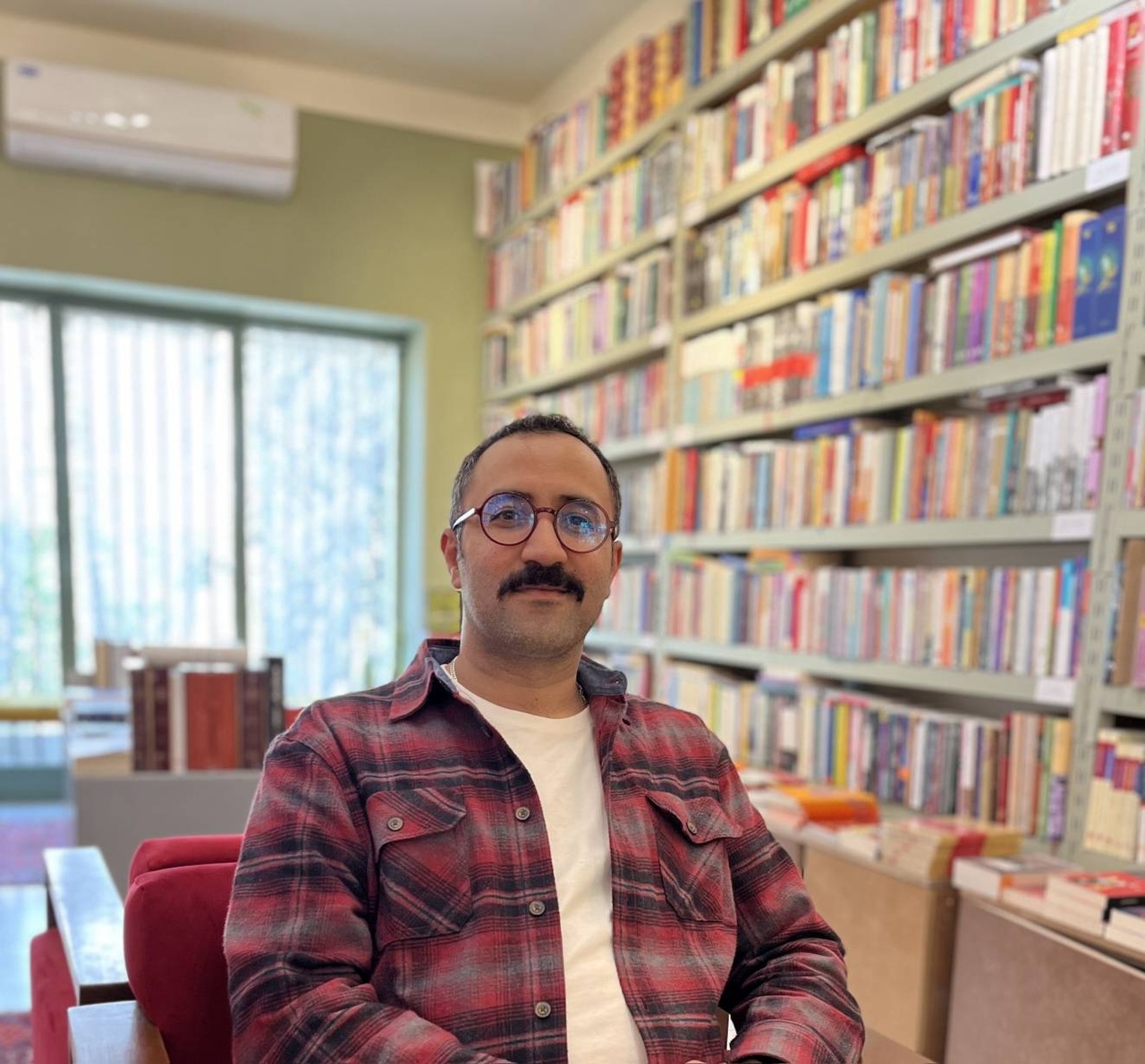 مترجم حامل معناست، نه خالق ایده نو