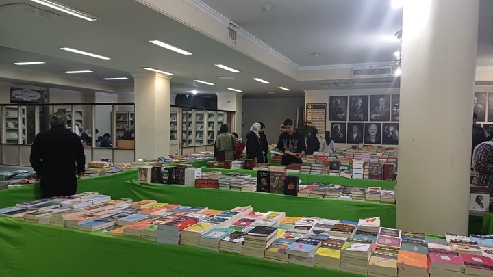 برپایی نمایشگاه کتاب در همدان