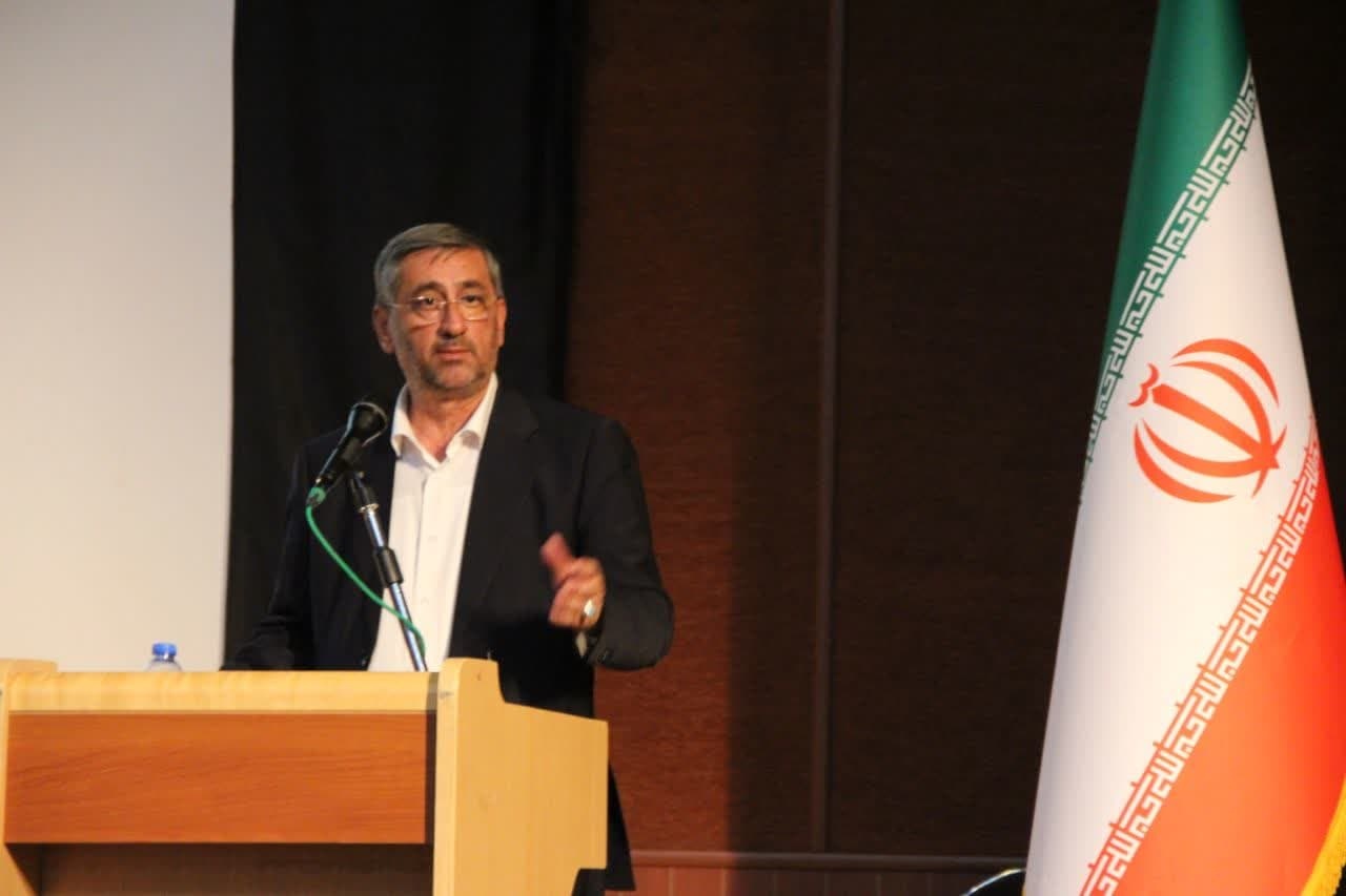 «سیامک موسوی اسدزاده»؛ نماد فرهنگ لرستان/ ضرورت تاسیس خانه هنرمندان