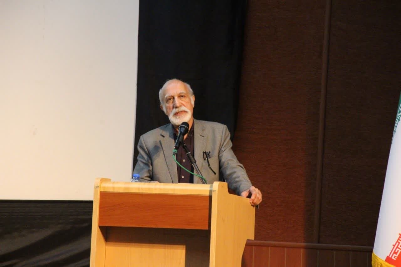 «سیامک موسوی اسدزاده»؛ نماد فرهنگ لرستان/ ضرورت تاسیس خانه هنرمندان