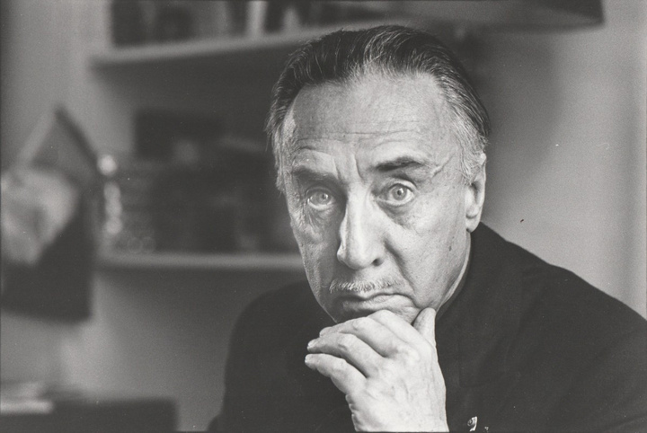 کاوش در تاریکی‌های قدرت