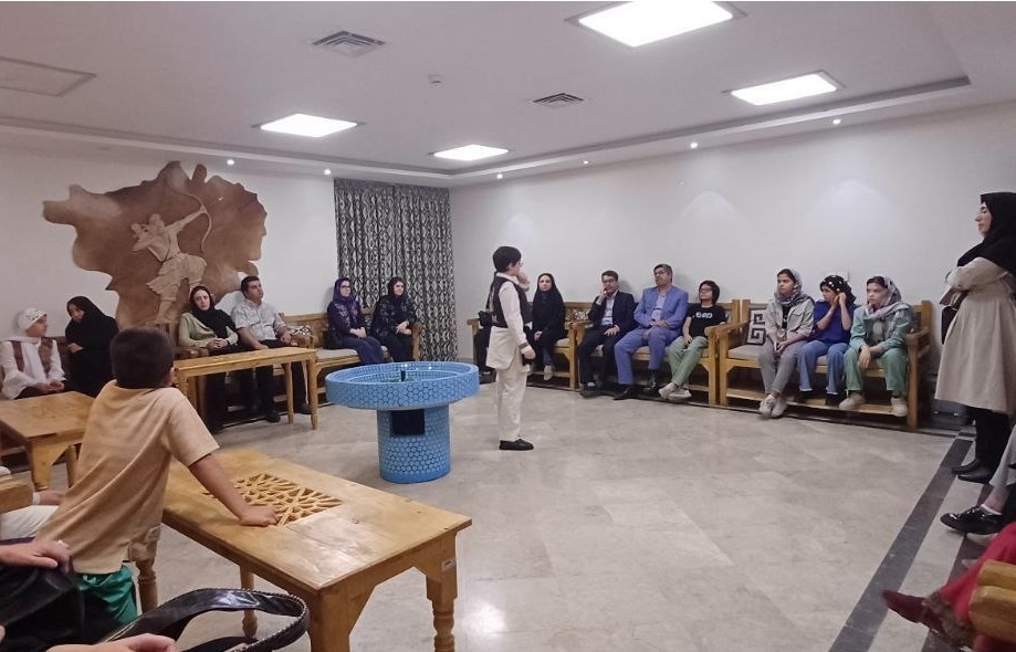 نمایشگاه فرهنگی و ادبی هفت‌خان عشق برگزار شد