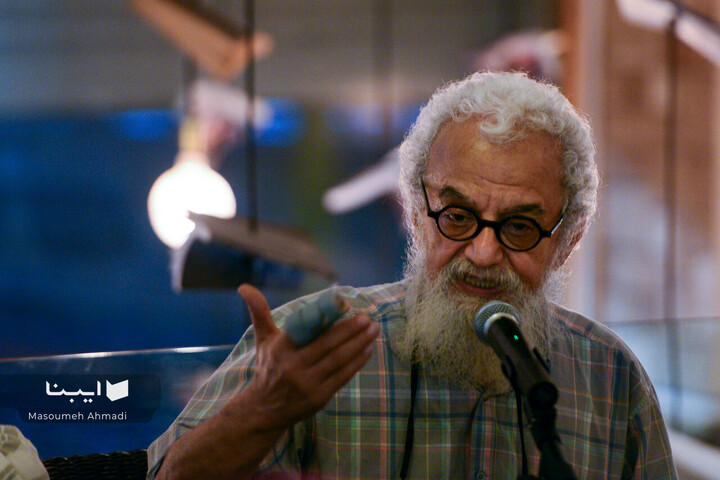 رونمایی کتاب درباره سینما با علیرضا خمسه