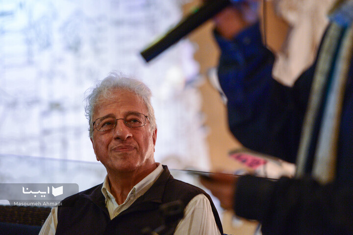 رونمایی کتاب درباره سینما با علیرضا خمسه